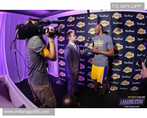 夸梅痛批湖人管理层将科比更衣室位置让给詹姆斯是对历史的亵渎