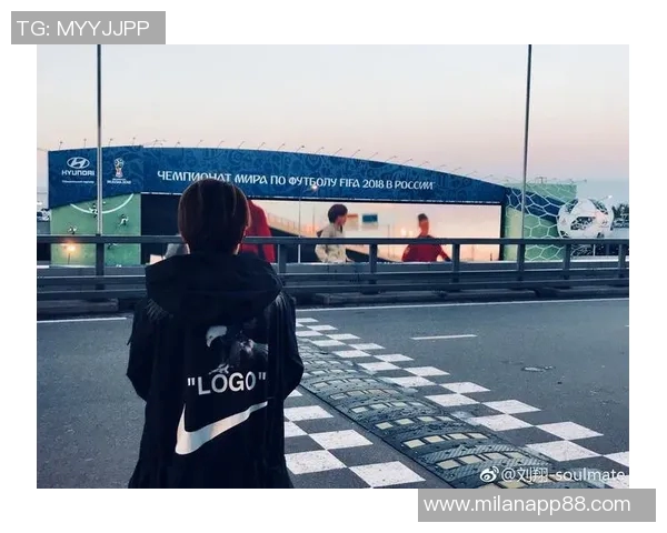 女友社媒分享与内维斯迪士尼乐园甜蜜游玩瞬间引发热议